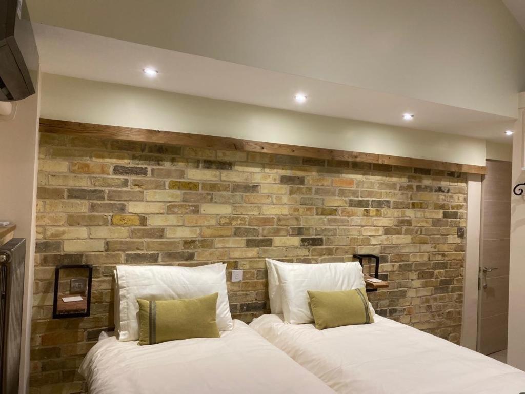 Top Tip Rooms Newmarket Newmarket  Exterior photo